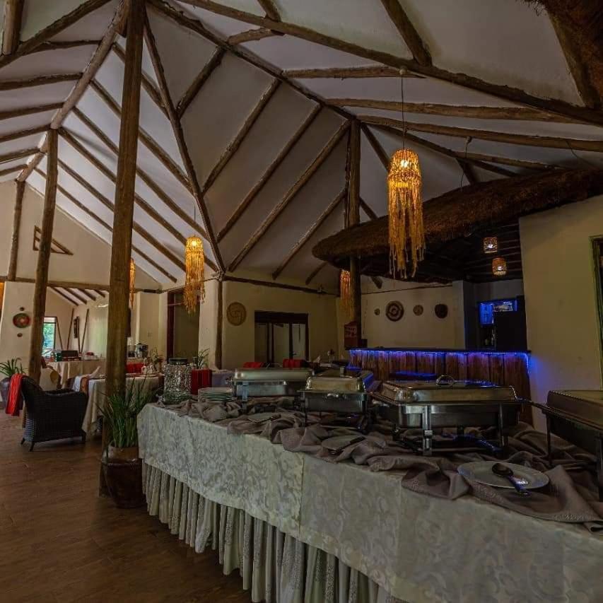 Gorilla Safari Lodge Rubuguli Ngoại thất bức ảnh